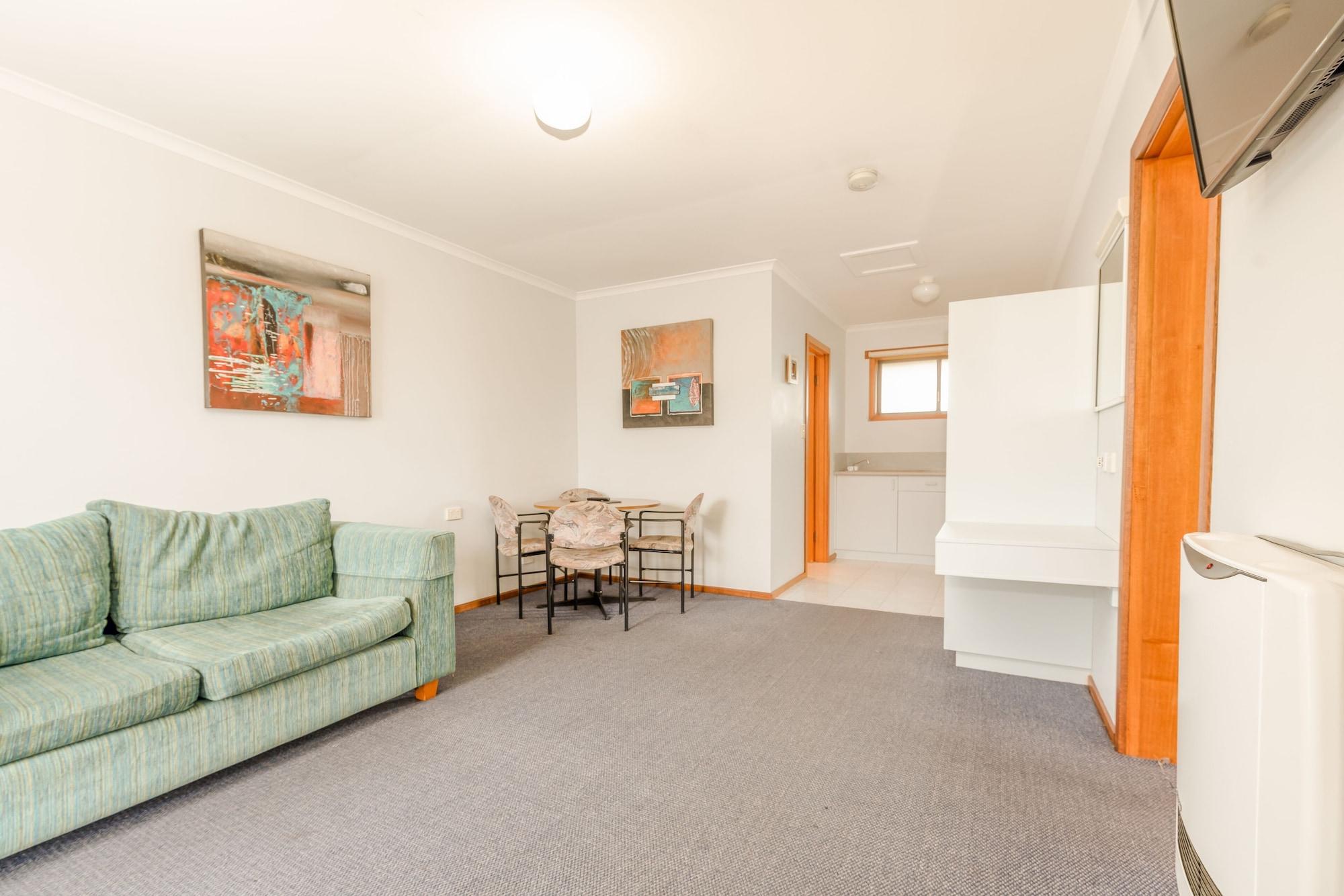 Seasonal South Motel & Function Centre Ълвърстон Екстериор снимка
