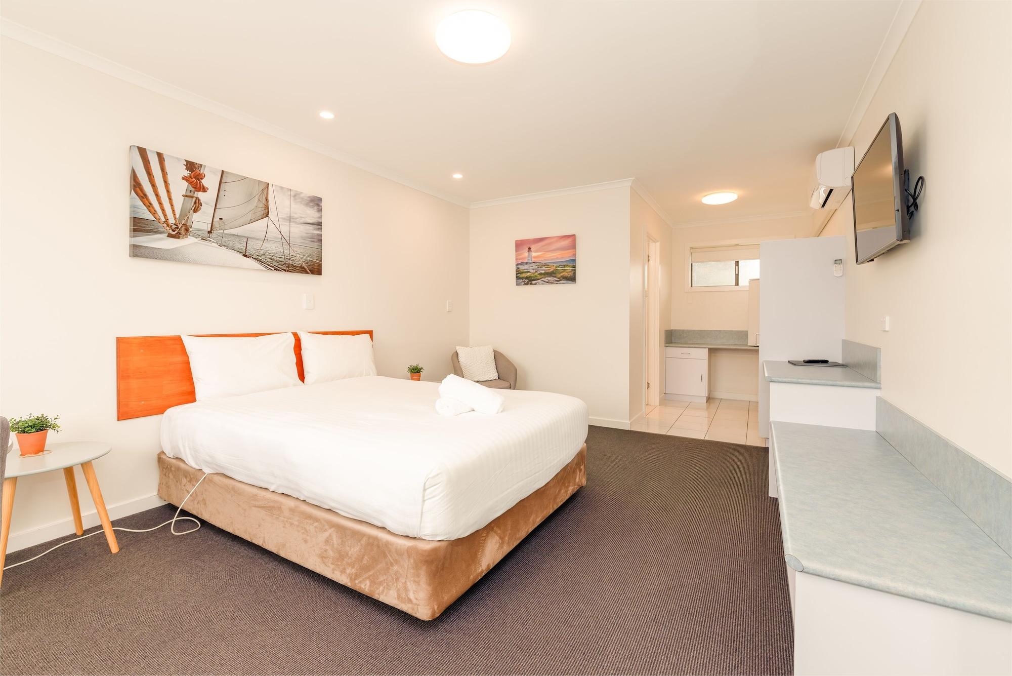 Seasonal South Motel & Function Centre Ълвърстон Екстериор снимка