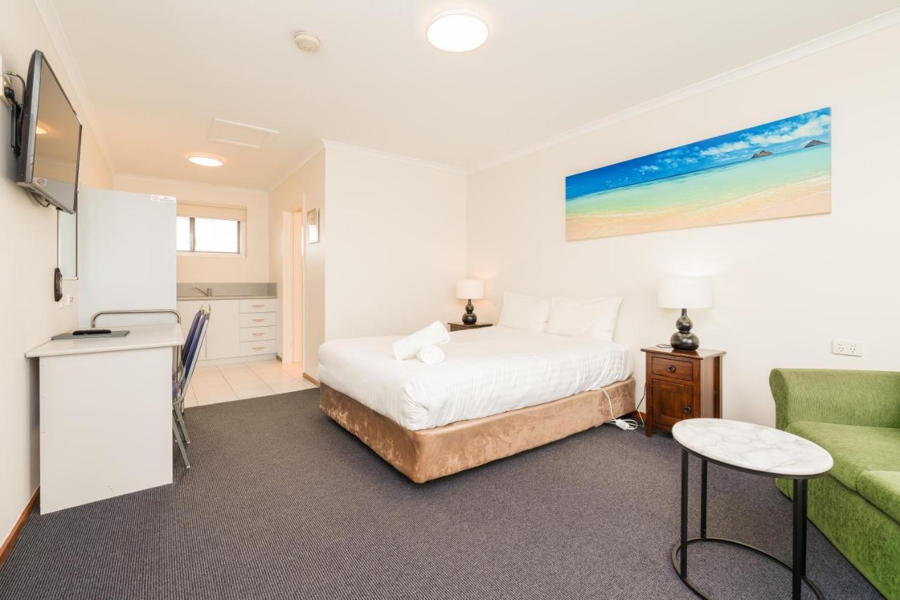 Seasonal South Motel & Function Centre Ълвърстон Екстериор снимка