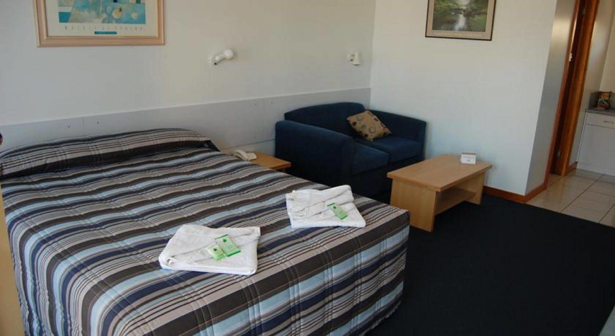 Seasonal South Motel & Function Centre Ълвърстон Екстериор снимка